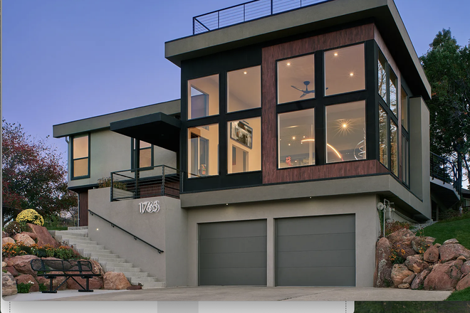 Front of House - Off Campus Rental