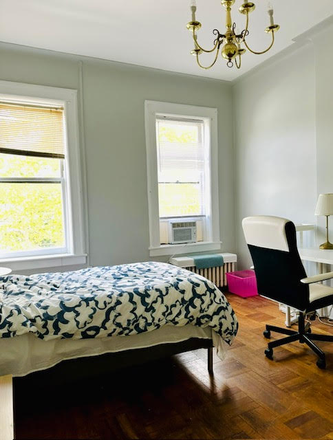 Large bright room - Amazing Furnished, Private Room - Utilities & WiFi Included in Rent!