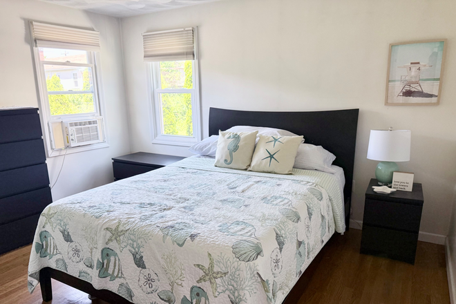 Bed 1 (Queen) - Furnished Bonnet Shores Home 3 Bed 1.5 Bath 9 Month 26/27 Year Lease. 10 minutes from campus