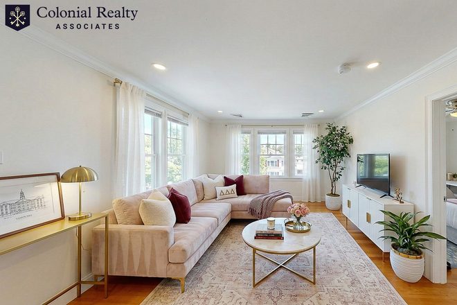 Unit - LUXURY 4 BED – STEPS TO BC CAMPUS – NO BROKER FEE – 2.5 BATHS!! 8/26!