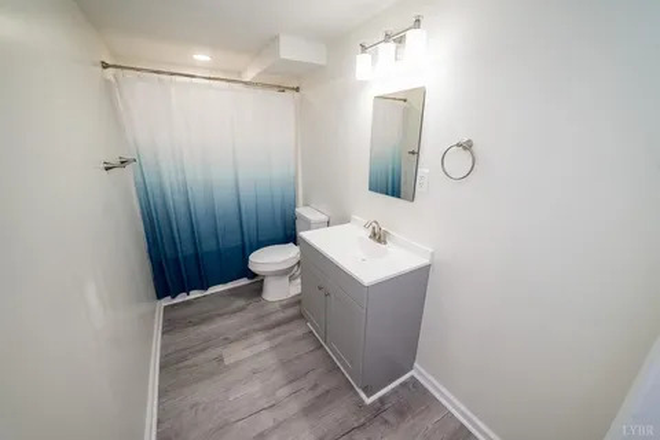 Bathroom - Basement Apartment, Utilities Included, 13 minutes from LU