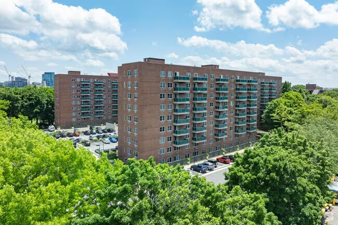 the building - Dexter Park SUBLEASE FOR SPRING 2027 SEMESTER (already furnished)