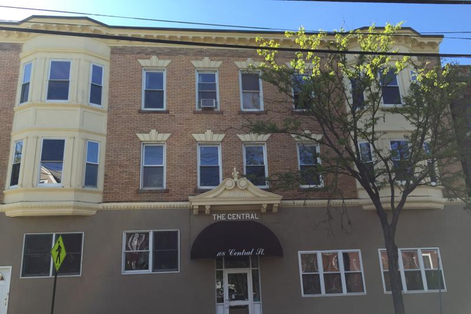 . - STUNNING 2 BED / 1 BATH, WASHER/DRYER IN UNIT, HEATING INCLUDED, NO BROKER FEE!!