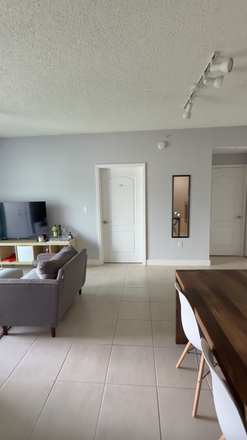 LIVING ROOM - Apartment 632