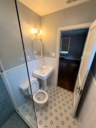 Bathroom #2 - Central Gardens house near IC Cathedral church with gated back yard