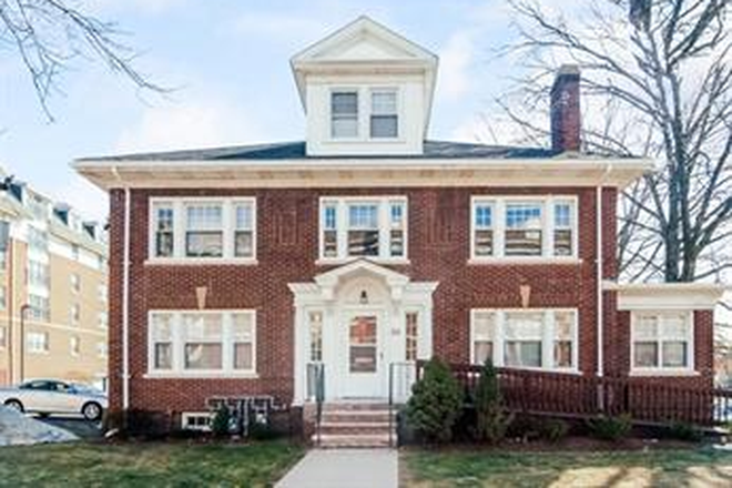 exterior - BC Grads & law! Gorgeous 4 bedroom/2 bath apt! AC, parking, Avail 8/1.See pics & vid. NO FEE!