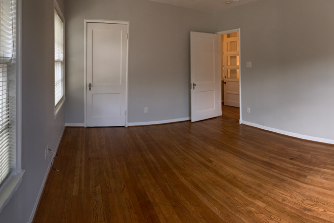 Room 1 - Southgate Two Storied Unit available July! FULLY FURNISHED, walking distance to Campus Duplex