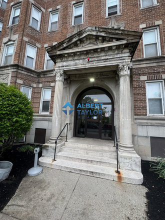 Exterior - 2 Bed on Boylston with Elevator!!
