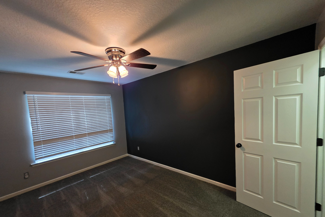 Bedroom 1 - Quiet, Study-Oriented Room in North Charleston Gated Community Townhome