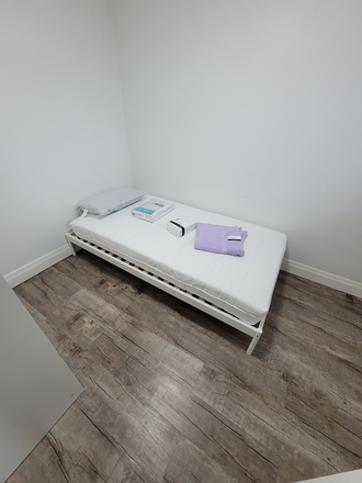 room and bed - Very Close to Campus