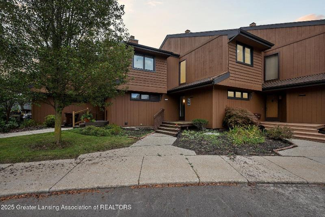 Exterior - Sunny, Quiet, Partially-Furnished Townhouse on Lakes