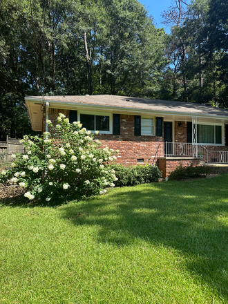 Exterior - Fully Furnished 3BD/2BA House Minutes From Campus