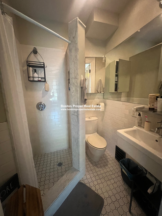 a - Furnished studio in middle of Back Bay Apartments