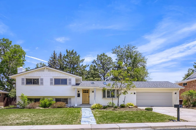 Front view - 4bd/3ba near East Boulder community center