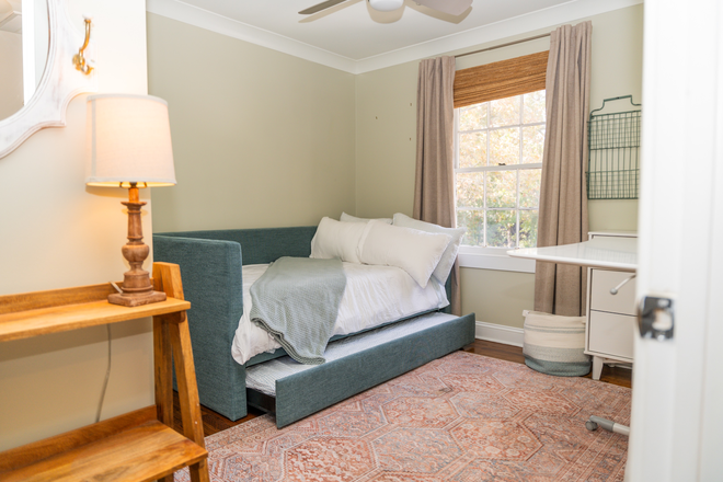 Guest Bedroom - Double with Pullout - Urban Paradise Townhome - Steps from Colonial Lake