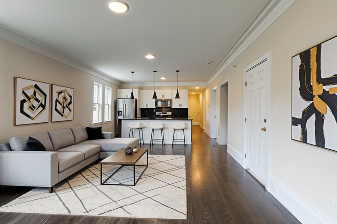 kitchen/dining/living space (virtually staged) - *NO BROKER FEE* Stunning and generously sized 5 bed, 2 bath in Mission Hill Apartments