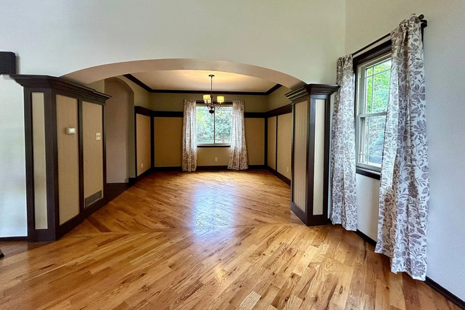 3 - AVAILABLE NOW!: 4197 Amber St House