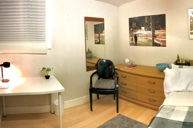 Bachelor unit - Bachelor unit for rent in Margueretta Street House