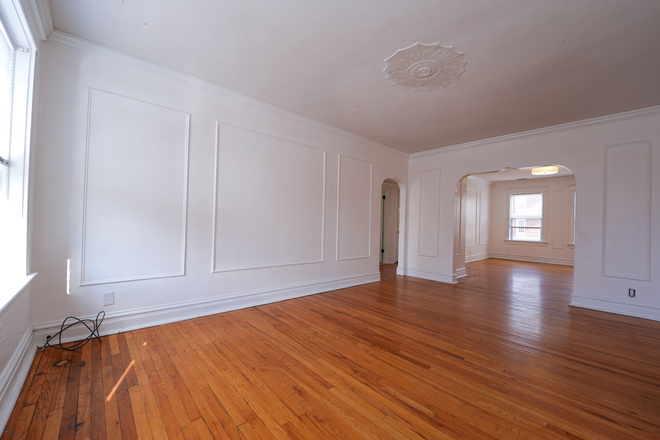 Dining Room - 724 Heman #2 Apartments