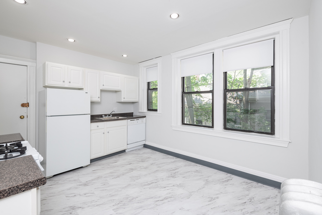 Hub Realty - Brighton Center, fabulous 2 bedroom with renovated kitchen and bath, on 57 bus