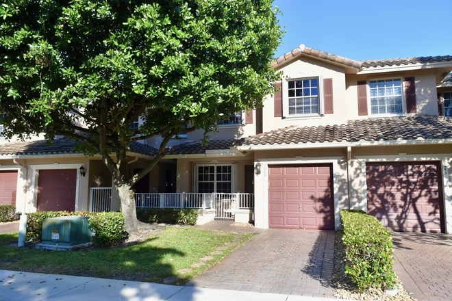 Outside - 3240 Fairway Circle Townhome