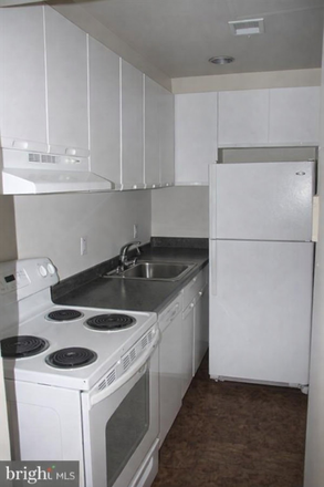 Kitchen - 3 BR 1.5 BA Wash/Dryer, Central AC Townhome