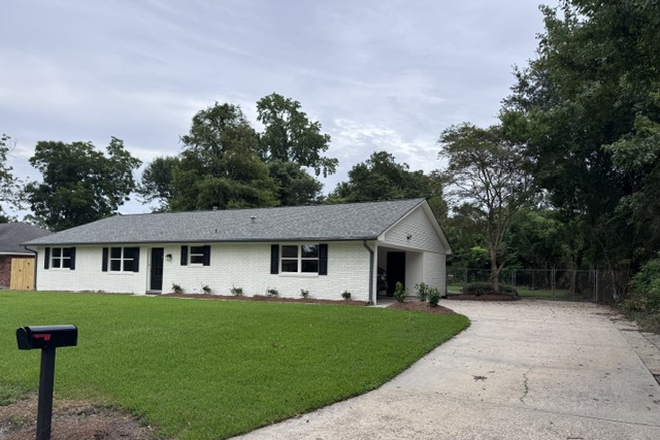 Off street parking for several vehicles - Premium Renovated Room for Rent Near LSU – $730/mo + 1/3 Utilities House