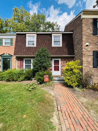 - 3 Bedroom 3.5 Bathroom Townhouse