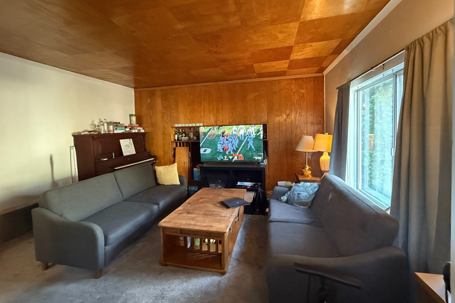 Den - 6 Bdrm Furnished Campus House w/ 3 Baths available Fall 2025