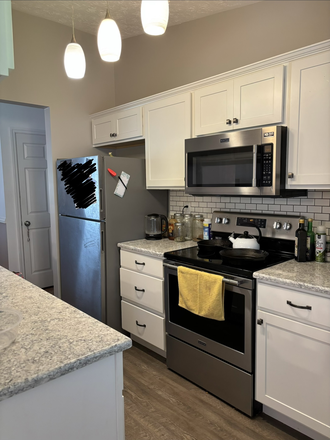 Kitchen - 3-bedroom, 2-bathroom house directly on bus-line to Purdue, Cumberland Park
