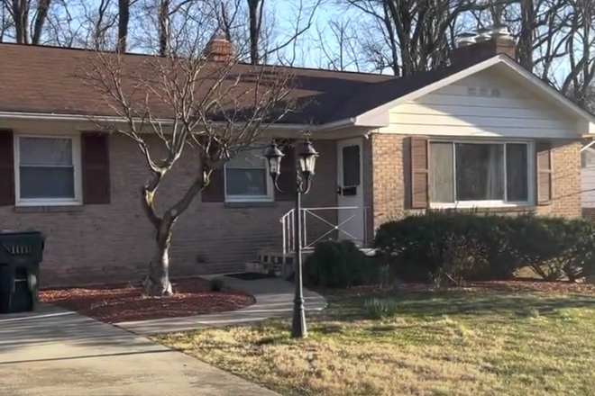 Entrance - Sublet 1 bedroom within a house