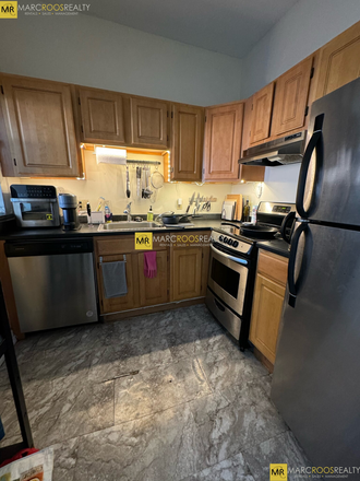 Kitchen - Kenmore Sq 2 Bed Beacon St Apartments