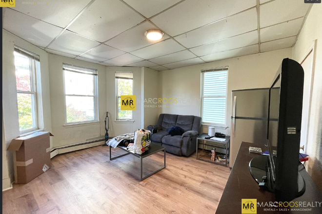 x - Tremont St 3 Bed Mission Hill Apartments