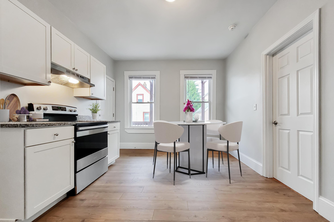 kitchen - Modern 3 Bed 1 Bath!!!!