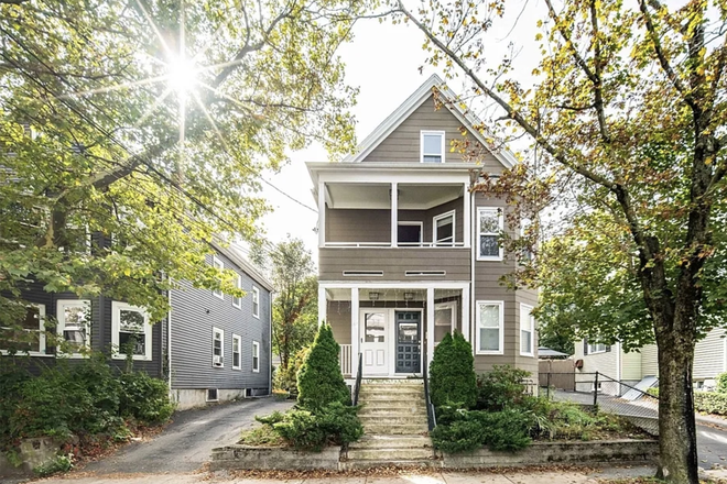 Outside - 3 bed/3 bath near Davis, available immediately