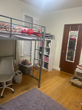 Bedroom - Looking to Sublet