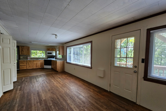 Open Living & kitchen area - Large 2 bedroom/1 bath Apartment!