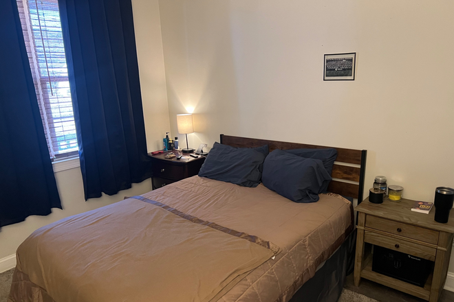Bedroom for sublet - Drawbridge Dr.