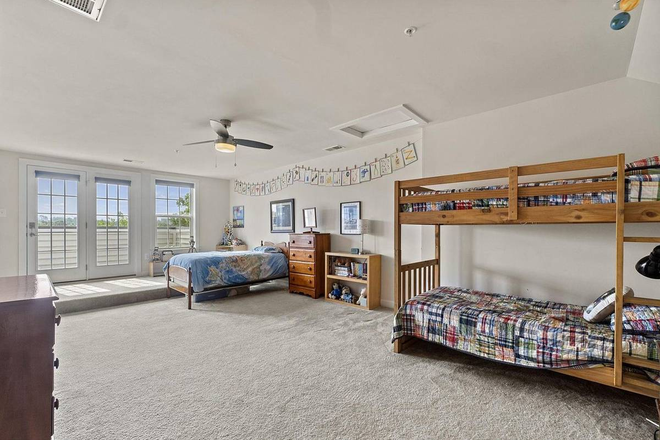 Top floor bedroom - $1150, $750 Bedrooms/private bath/roof deck in luxury TH near UMD (Greenbelt/College Park) Townhome