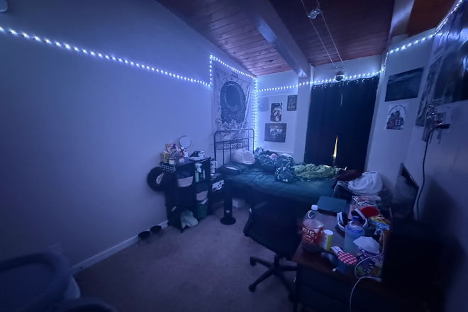 bedroom - Buffalo Canyon Apartments, Close to campus