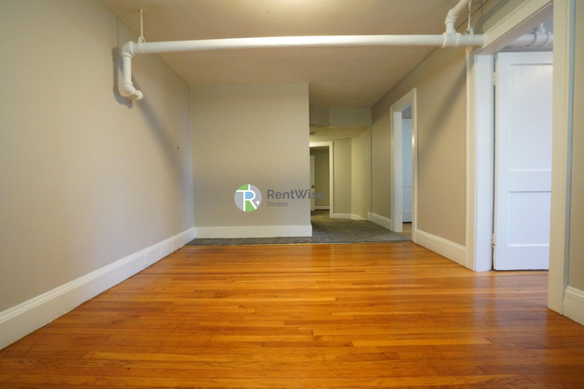 1 - AUG 2026- Winter Hill Basement 2 bed, great space, H/HW inc-No Fee! Apartments