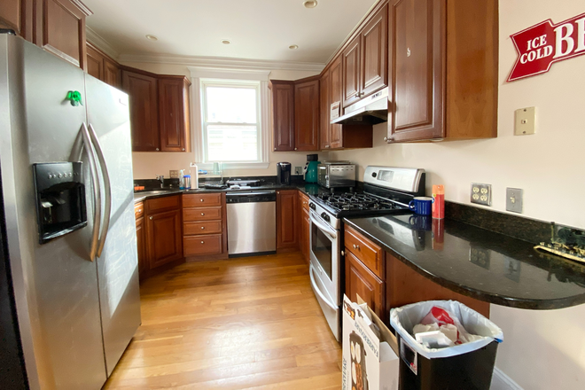 Kitchen - Gorgeous 6 Bedroom with Modern Features~