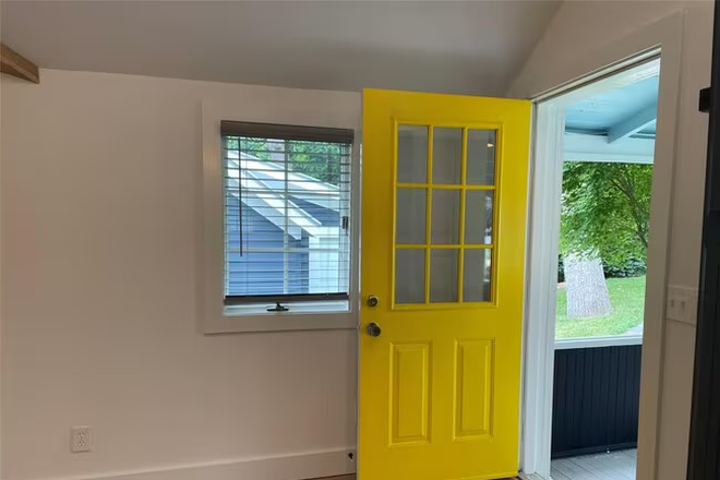 Entrance from screened in porch - Cottage close to campus, the beach, tennis and the bus
