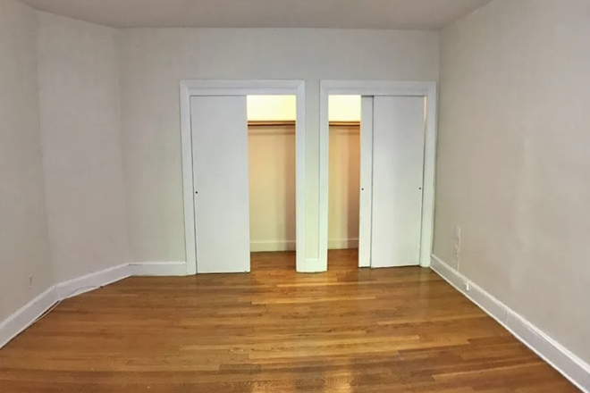 Bedroom - Shared room in Brookline