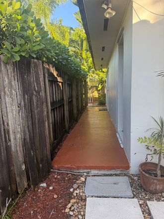 Private entry to unit - Beautiful studio apartment!!!