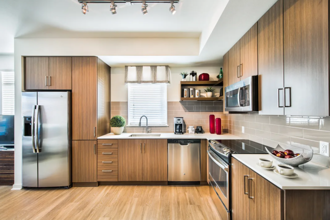 Kitchen - 2B w/shared bath or 1B1B w/office room!