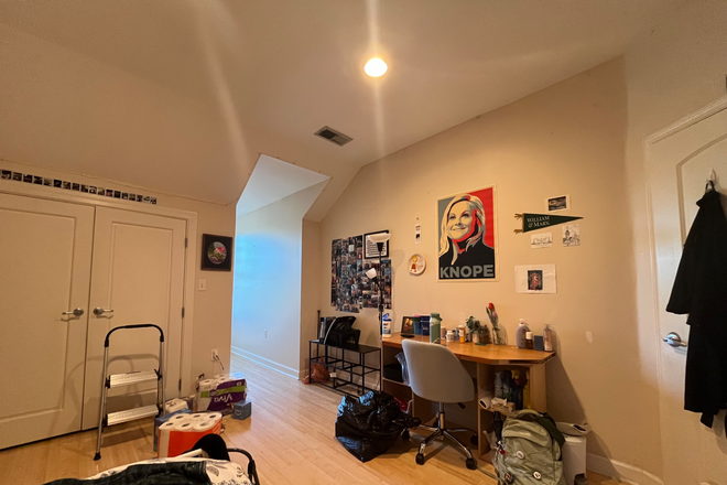 Bedroom - City Green Apartment