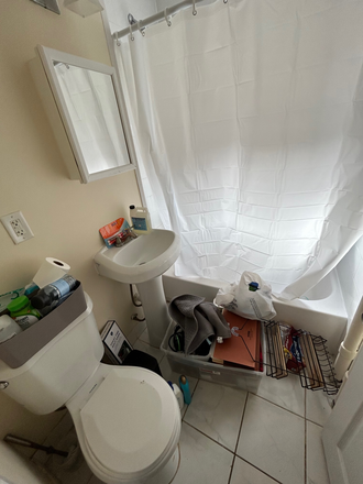 Bath - Studio in Kenmore No Brokers Fee Apartments