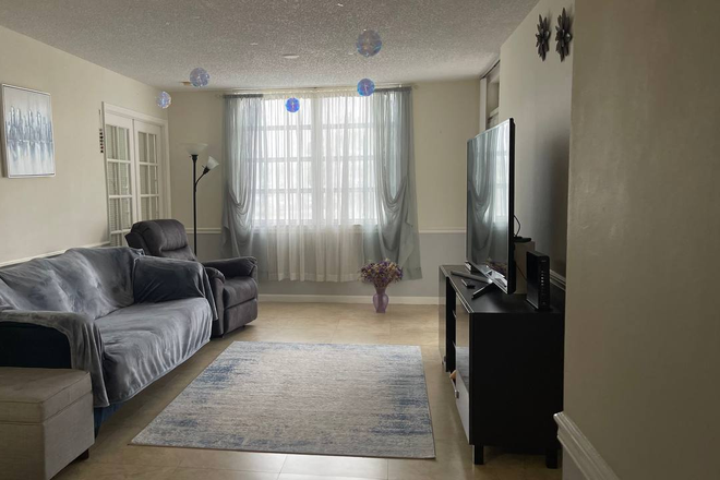 Living Room - University Inn Apartments