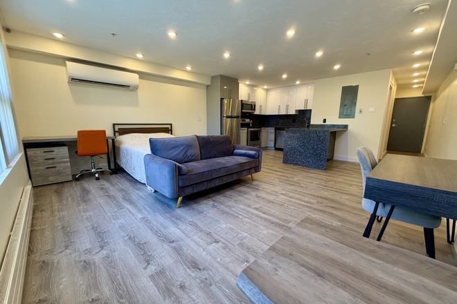 kitchen/living space - LOCATION!! NO BROKERS FEE!!* FURNISHED! Renovated In-Unit Laundry! Central AC!